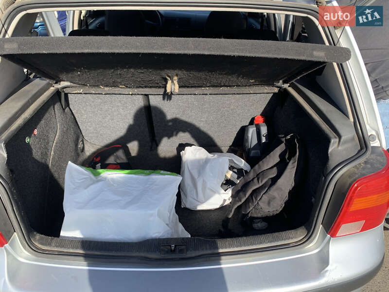 Хэтчбек Volkswagen Golf 2001 в Черкассах