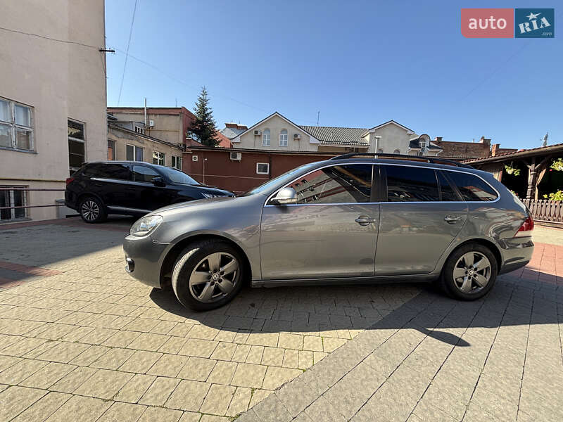 Універсал Volkswagen Golf 2010 в Ужгороді