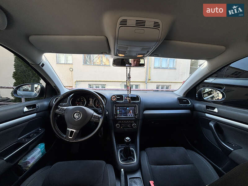 Універсал Volkswagen Golf 2010 в Ужгороді