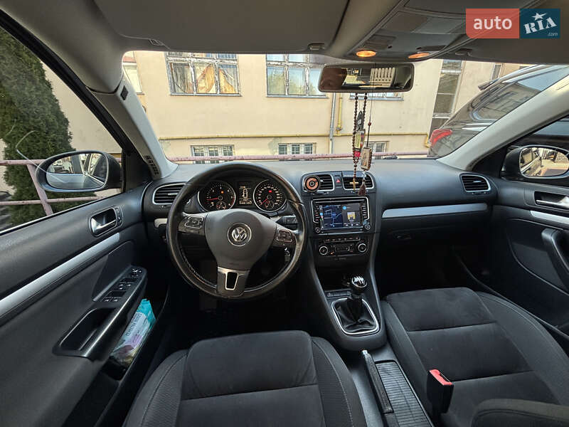 Універсал Volkswagen Golf 2010 в Ужгороді