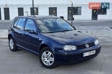 Хетчбек Volkswagen Golf 2001 в Києві