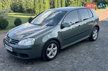 Хетчбек Volkswagen Golf 2005 в Житомирі