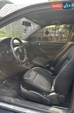 Хэтчбек Volkswagen Golf 2002 в Верхнем Водяном
