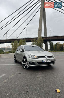 Хэтчбек Volkswagen Golf 2014 в Киеве