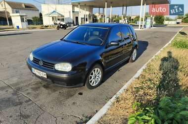 Хетчбек Volkswagen Golf 2002 в Миколаєві