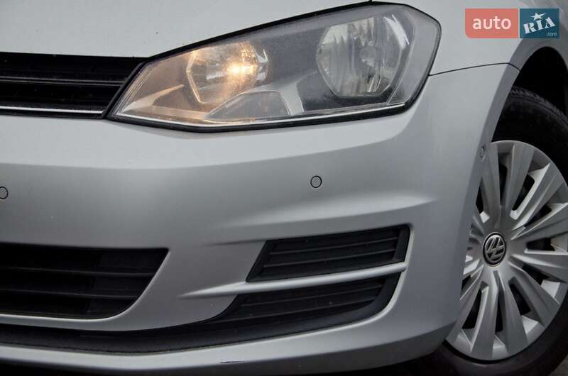 Універсал Volkswagen Golf 2015 в Сарнах