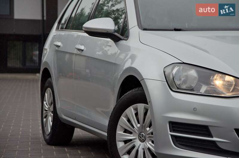 Універсал Volkswagen Golf 2015 в Сарнах