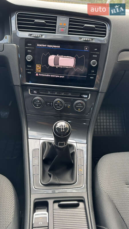 Универсал Volkswagen Golf 2020 в Калуше