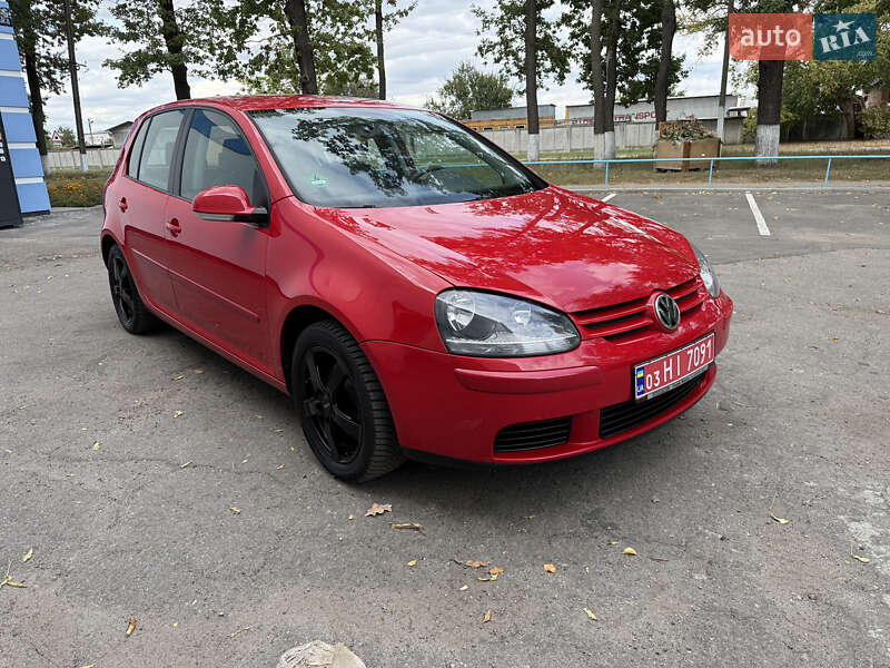 Хэтчбек Volkswagen Golf 2005 в Полтаве