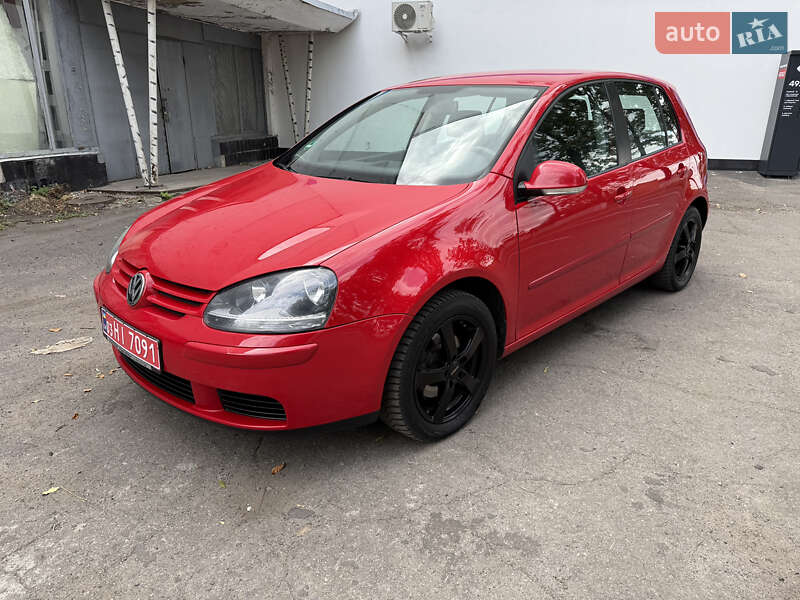 Хэтчбек Volkswagen Golf 2005 в Полтаве