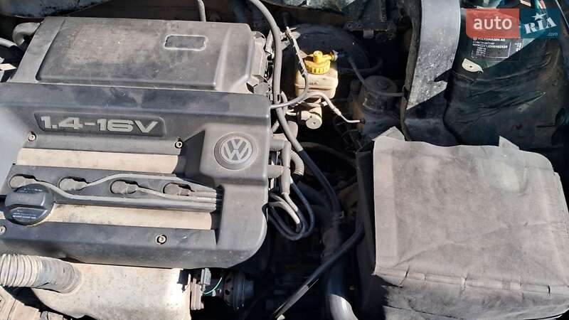 Хэтчбек Volkswagen Golf 1999 в Стрые