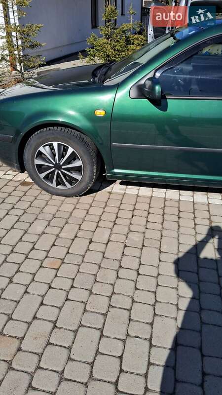 Хэтчбек Volkswagen Golf 1999 в Стрые