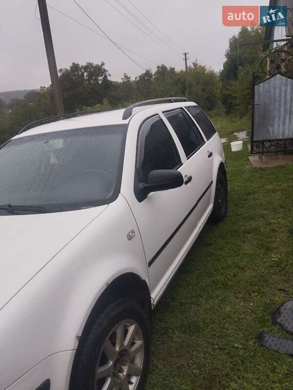 Універсал Volkswagen Golf 2005 в Новій Ушиці