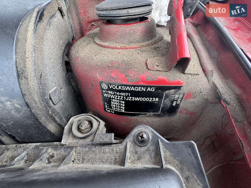 Универсал Volkswagen Golf 2002 в Брошневе-Осаде