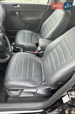 Хетчбек Volkswagen Golf 2005 в Чернівцях