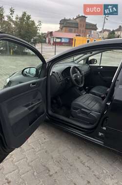 Хетчбек Volkswagen Golf 2005 в Чернівцях