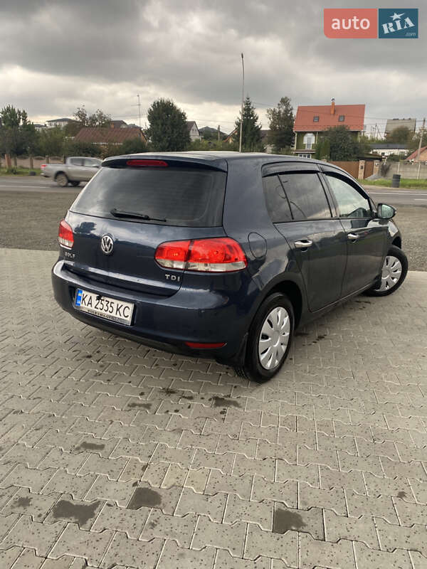 Хэтчбек Volkswagen Golf 2010 в Луцке