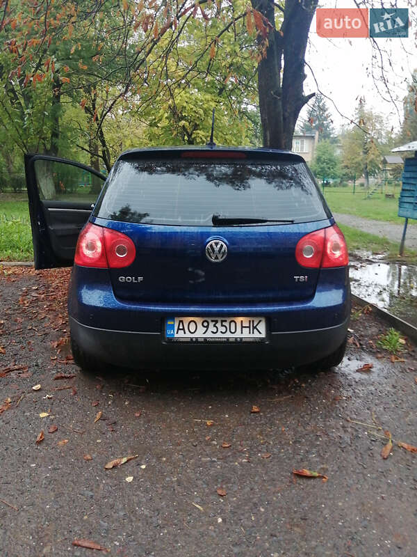 Хэтчбек Volkswagen Golf 2008 в Ужгороде
