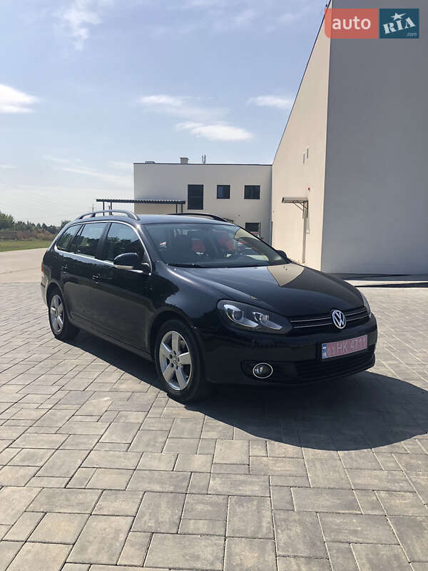 Универсал Volkswagen Golf 2010 в Луцке