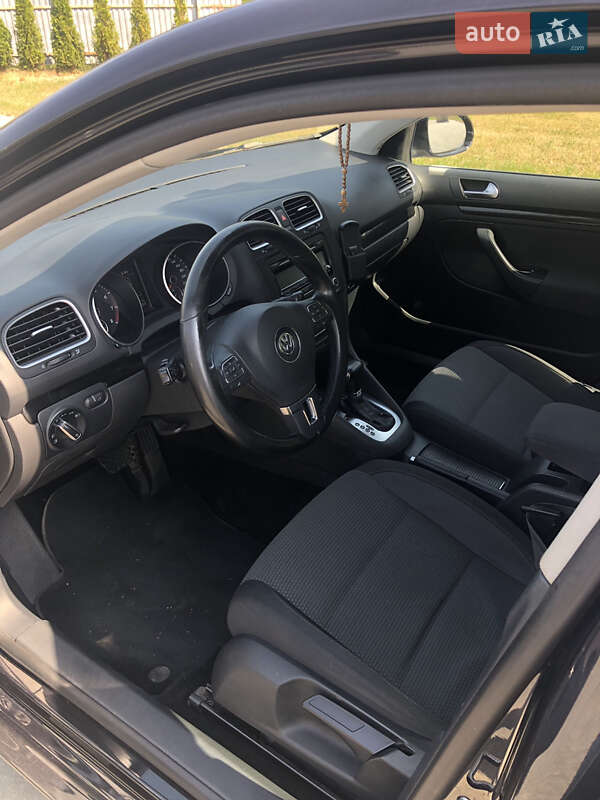 Универсал Volkswagen Golf 2010 в Луцке