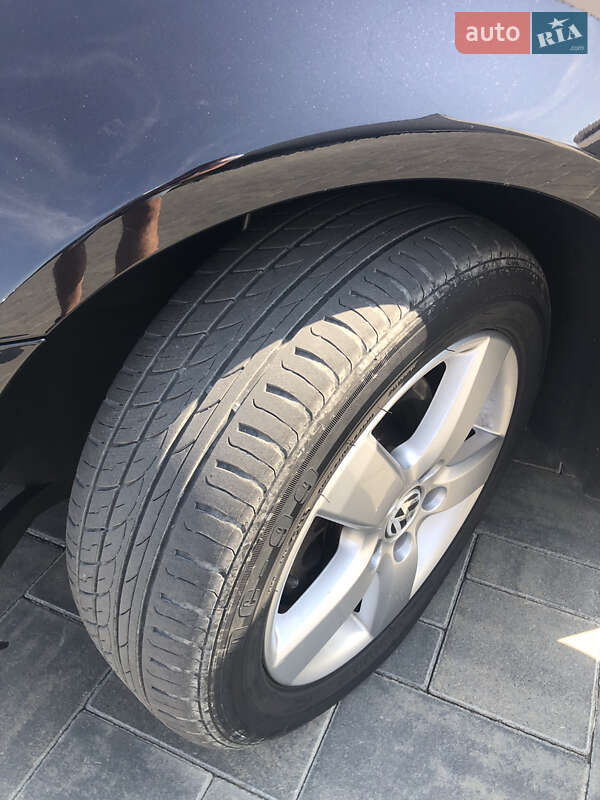 Универсал Volkswagen Golf 2010 в Луцке