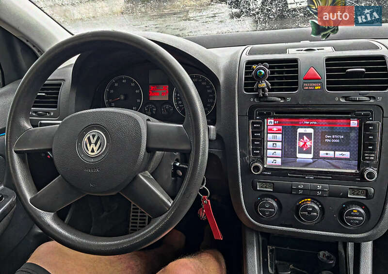 Хетчбек Volkswagen Golf 2004 в Тернополі