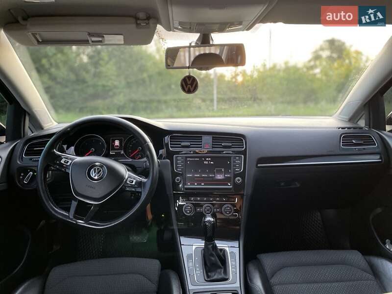 Універсал Volkswagen Golf 2014 в Хмельницькому