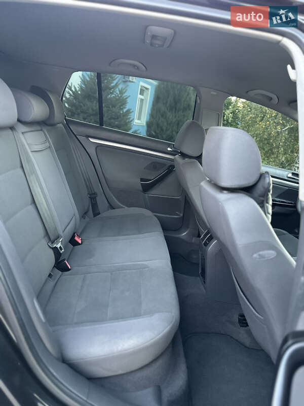 Хэтчбек Volkswagen Golf 2004 в Одессе фото 23 Хэтчбек Volkswagen Golf 2004 в Одессе