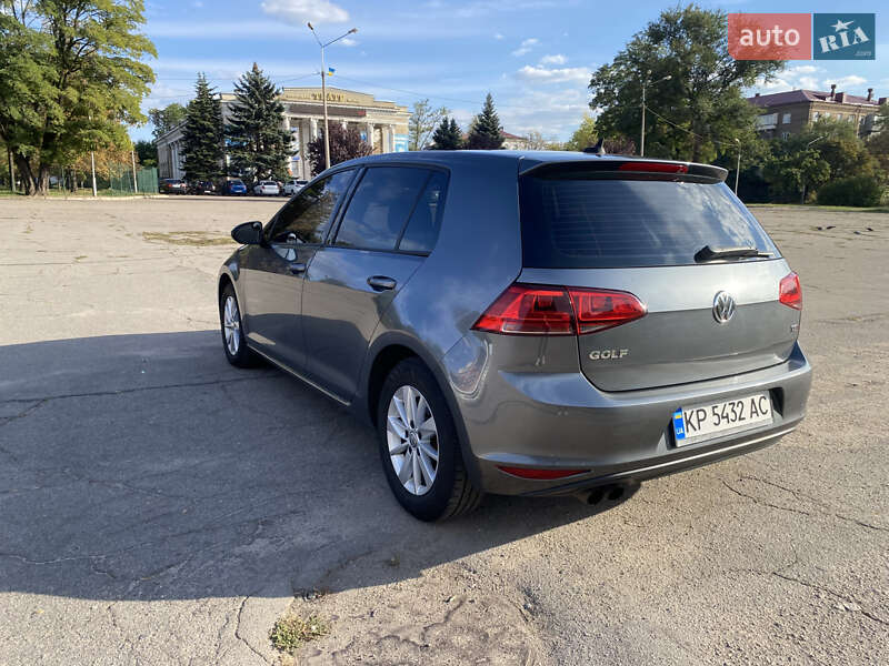 Хетчбек Volkswagen Golf 2014 в Запоріжжі