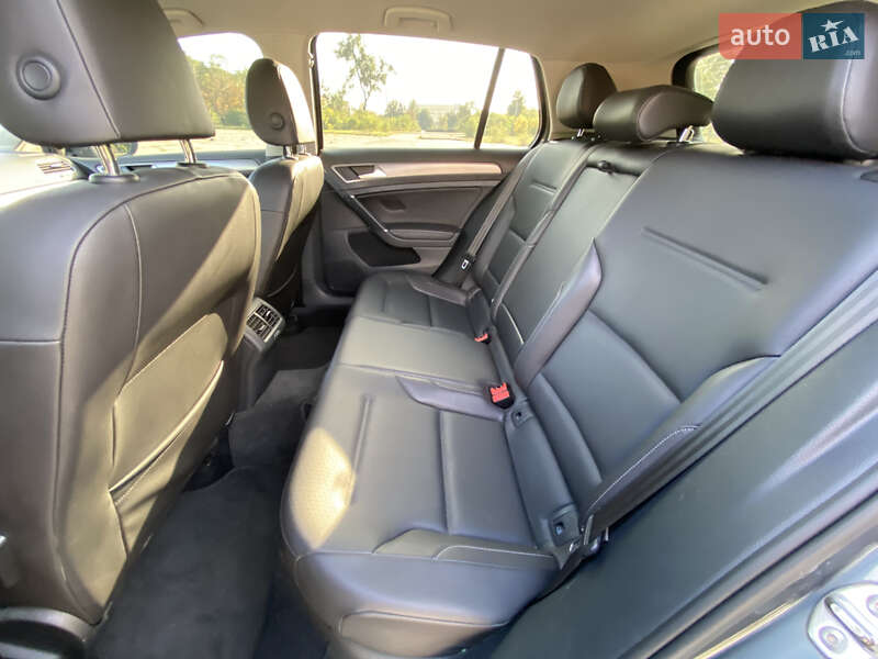 Хетчбек Volkswagen Golf 2014 в Запоріжжі