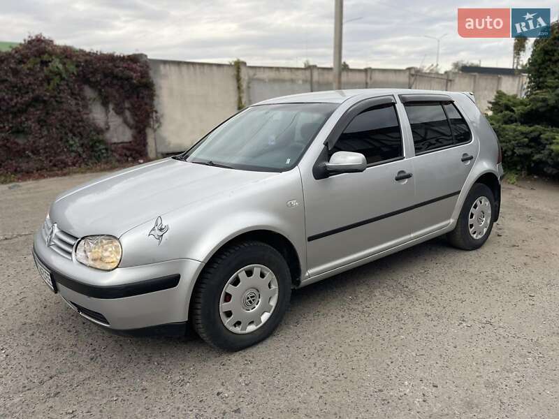Volkswagen Golf 2003