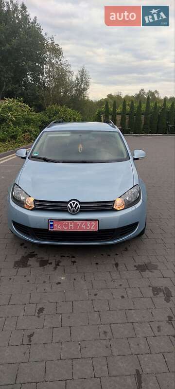 Универсал Volkswagen Golf 2010 в Надворной