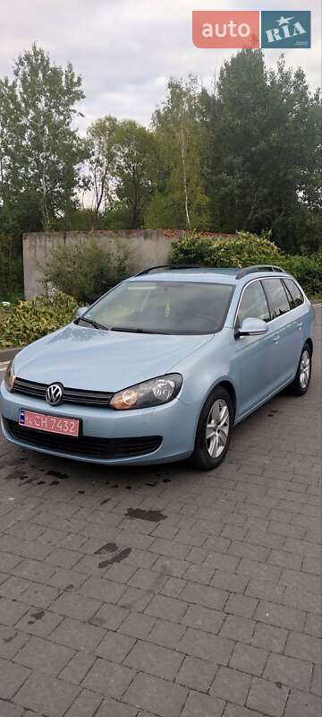 Универсал Volkswagen Golf 2010 в Надворной