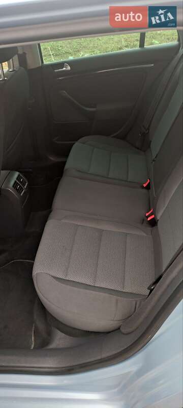 Универсал Volkswagen Golf 2010 в Надворной