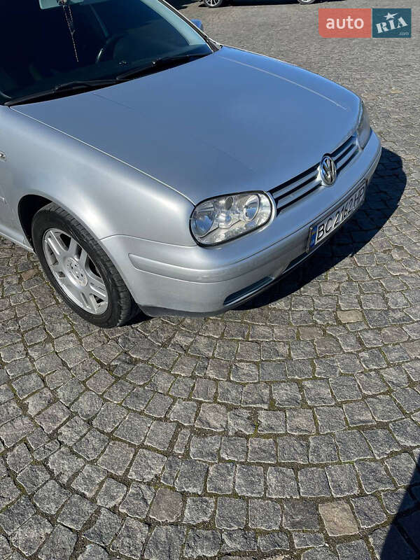 Хетчбек Volkswagen Golf 2000 в Жовкві