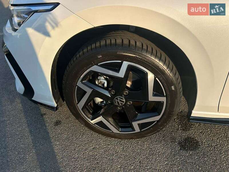Хетчбек Volkswagen Golf 2024 в Івано-Франківську