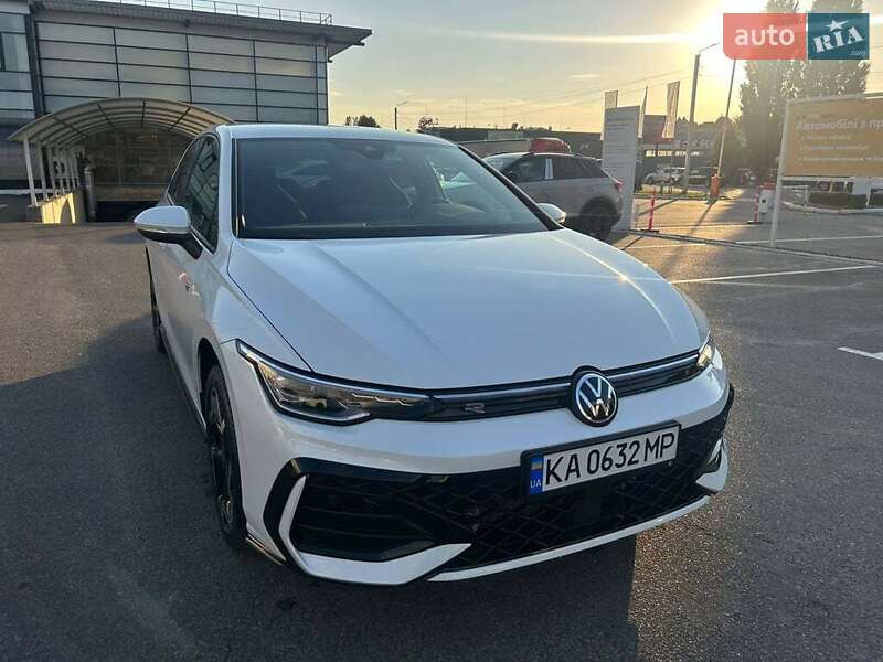 Хетчбек Volkswagen Golf 2024 в Івано-Франківську