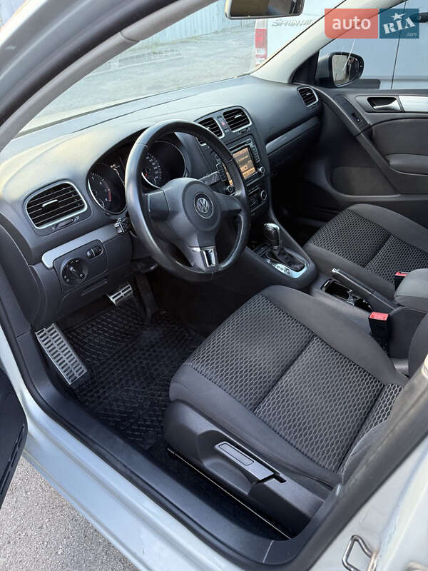 Хэтчбек Volkswagen Golf 2012 в Киеве