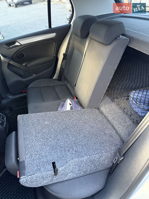 Хэтчбек Volkswagen Golf 2012 в Киеве