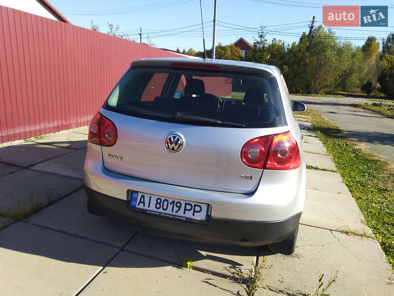 Хетчбек Volkswagen Golf 2008 в Києві