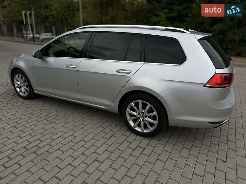 Універсал Volkswagen Golf 2014 в Житомирі
