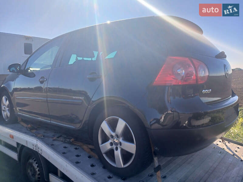 Хетчбек Volkswagen Golf 2009 в Луцьку