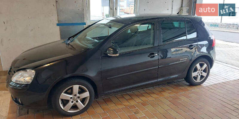 Хетчбек Volkswagen Golf 2009 в Луцьку