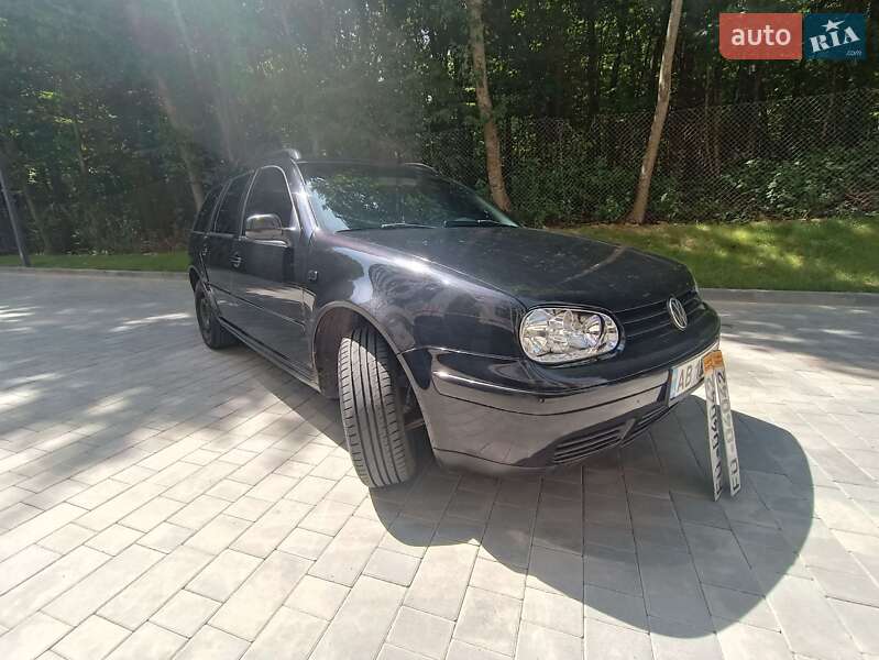 Універсал Volkswagen Golf 2002 в Вінниці
