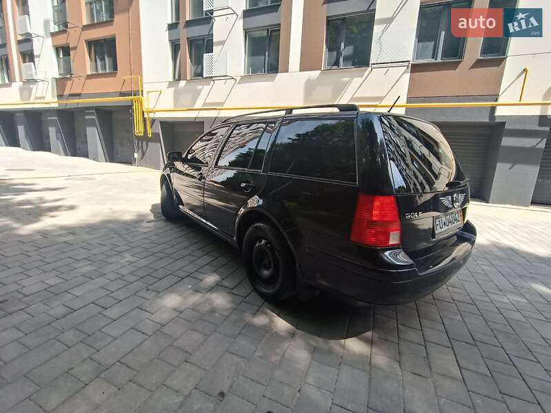 Універсал Volkswagen Golf 2002 в Вінниці