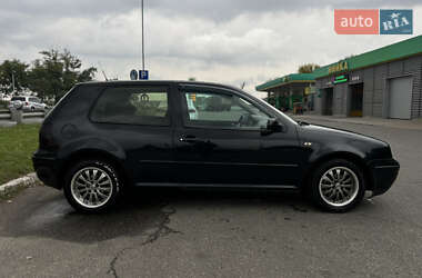 Хэтчбек Volkswagen Golf 1998 в 