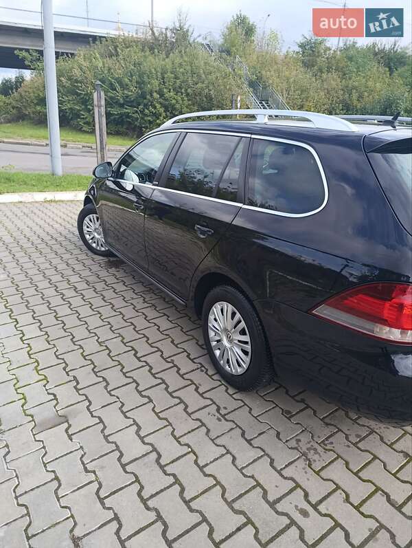 Универсал Volkswagen Golf 2012 в Киеве