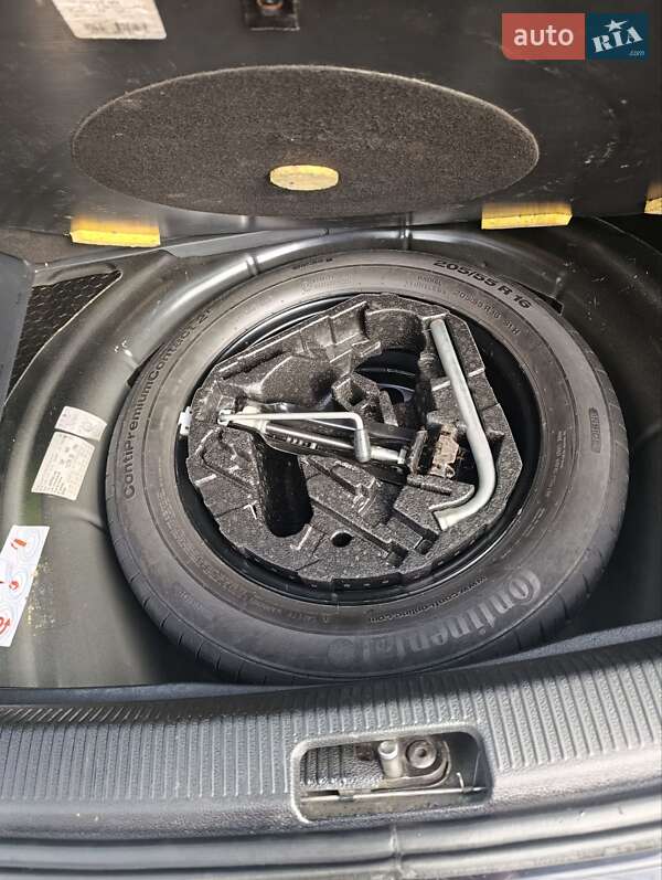 Универсал Volkswagen Golf 2012 в Киеве