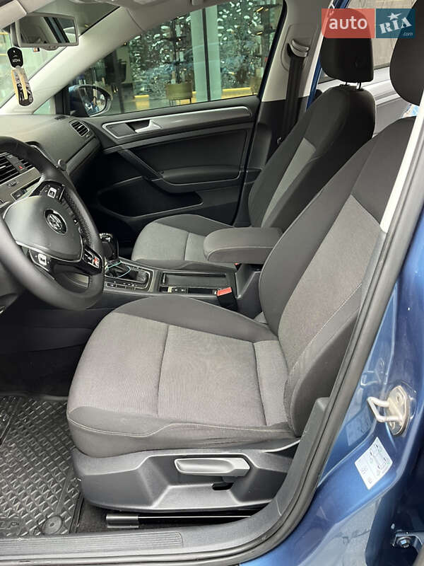 Хетчбек Volkswagen Golf 2013 в Хмельницькому фото 24 Хетчбек Volkswagen Golf 2013 в Хмельницькому