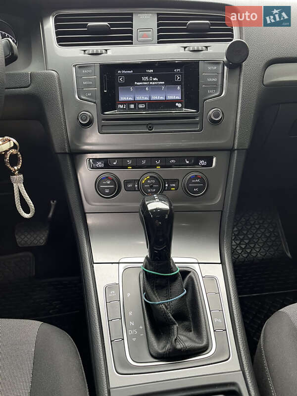 Хетчбек Volkswagen Golf 2013 в Хмельницькому фото 37 Хетчбек Volkswagen Golf 2013 в Хмельницькому